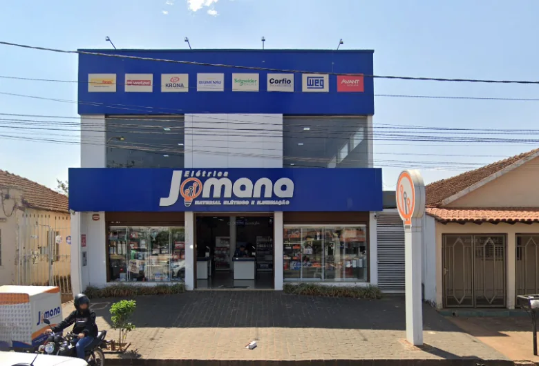 Fachada da loja Elétrica Jomana em Araguari, Minas Gerais